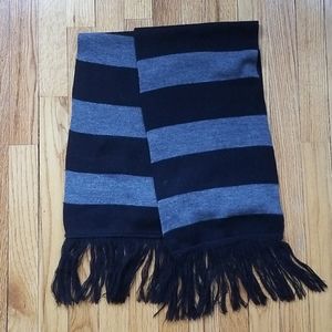 Black and gray stripe scarf